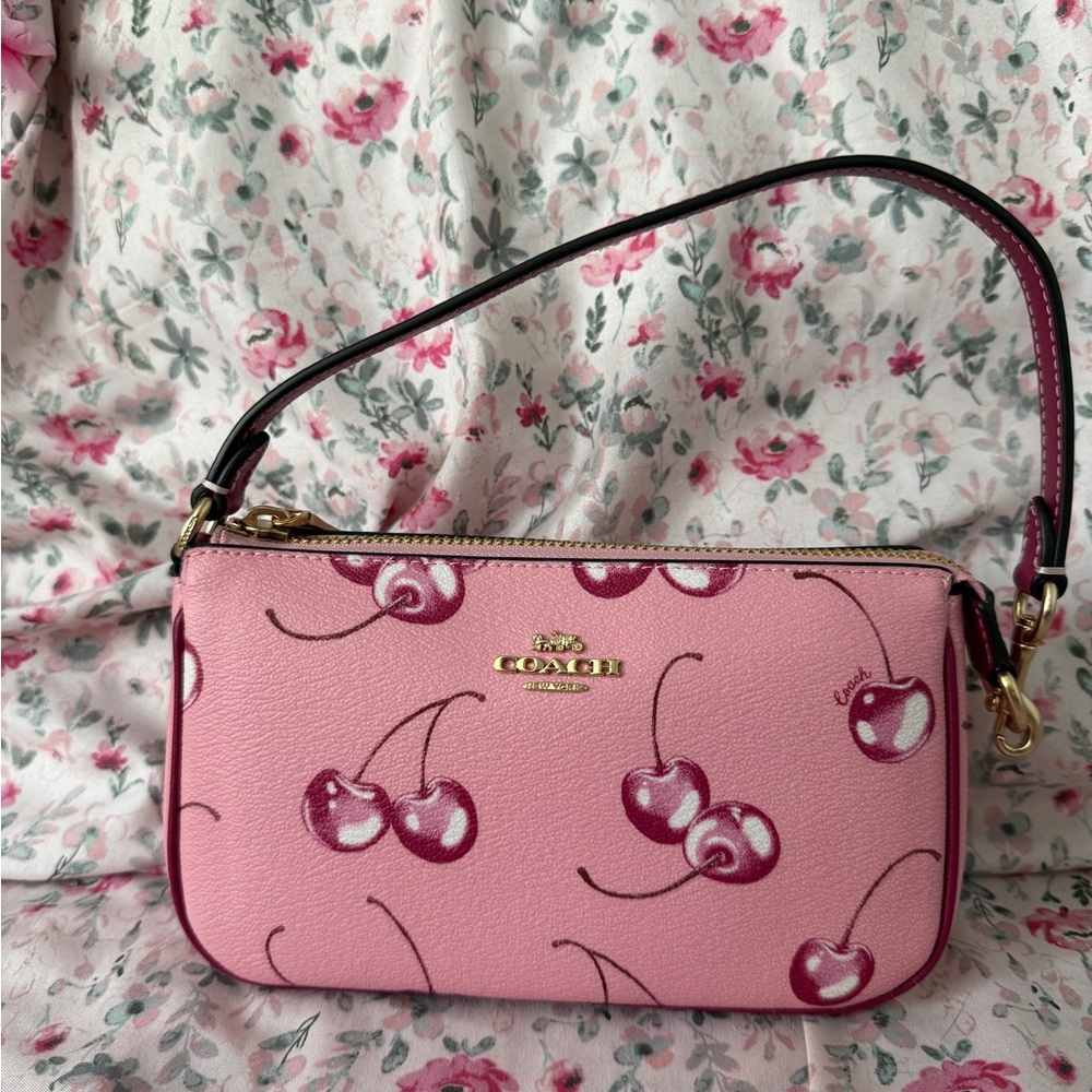 Coach Cherry nolita 19